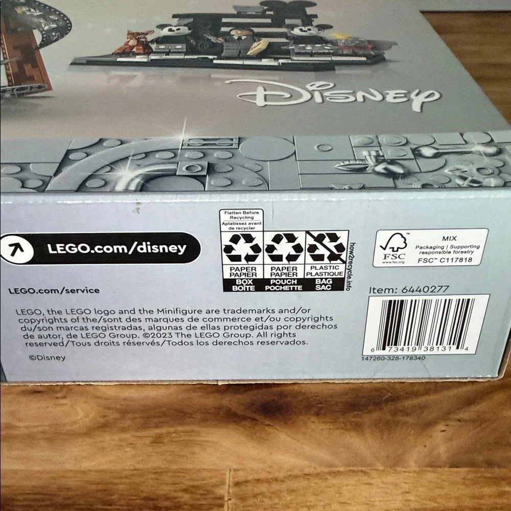LEGO Disney Vintage Walt Disney Tribute Camera #43230 - Picture 11 of 12